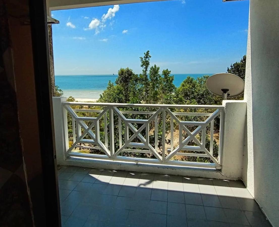 Beach Front Apartment Bayu Beach Resort Port Dickson Eksteriør billede